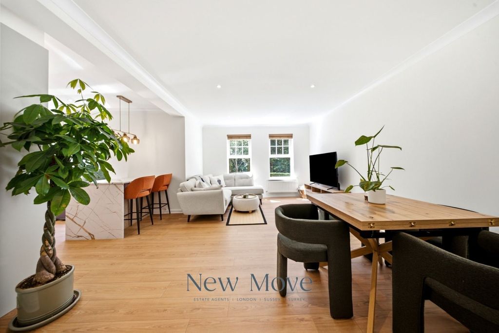 Property photo 3 of 18 Gallery