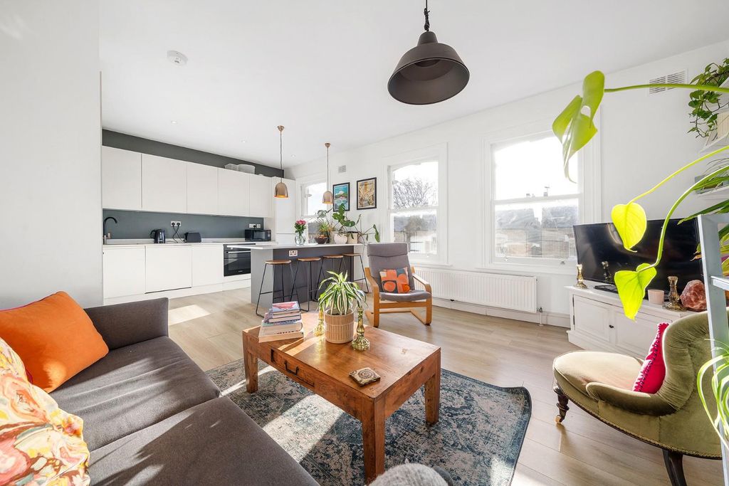 Property photo 1 of 17 Reception (7).Jpg