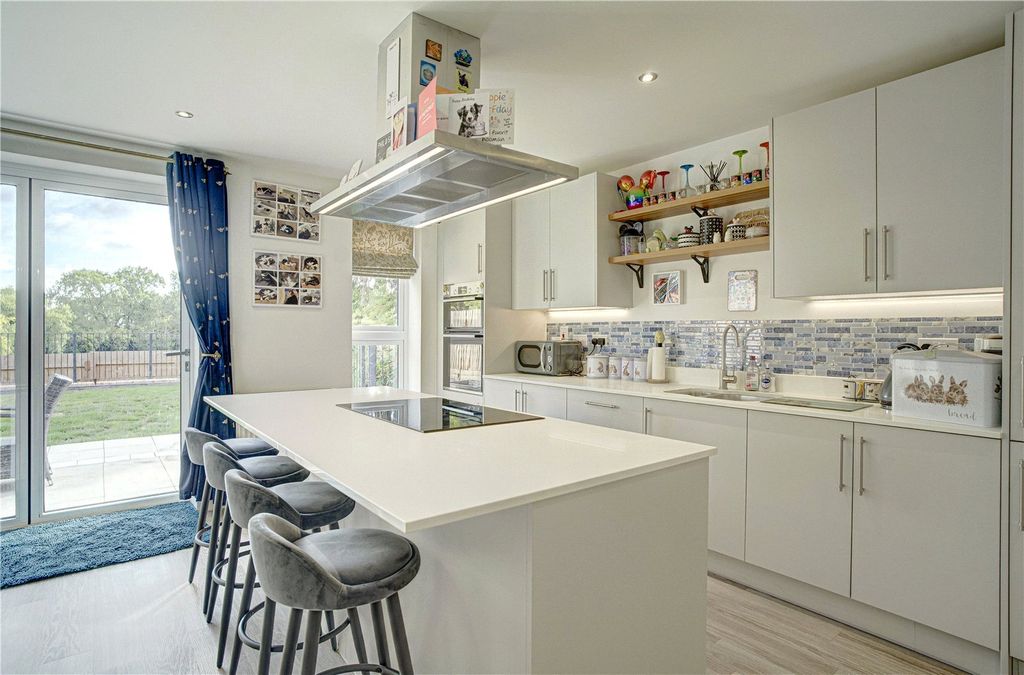 Property photo 2 of 25 Picture No. 03