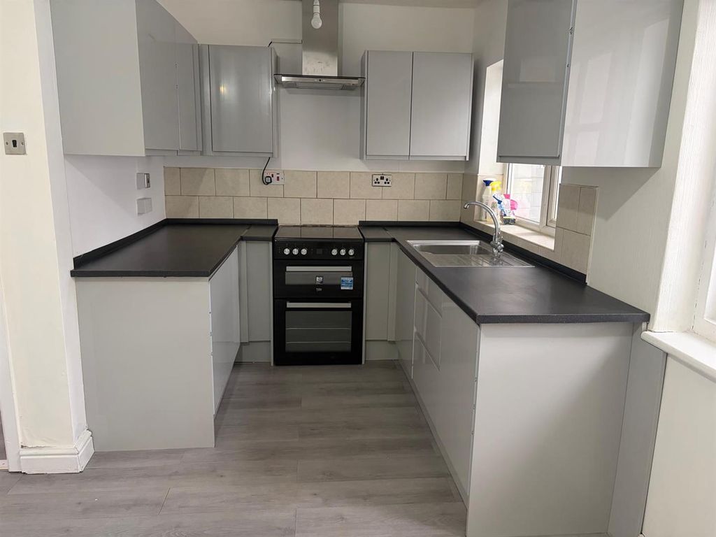 Property photo 2 of 12 Img-20251208-Wa0151.Jpg