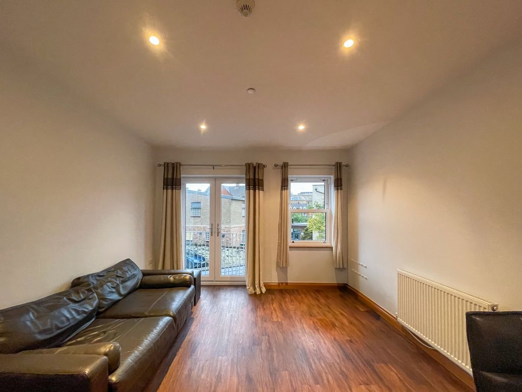 Property photo 2 of 10 Lounge