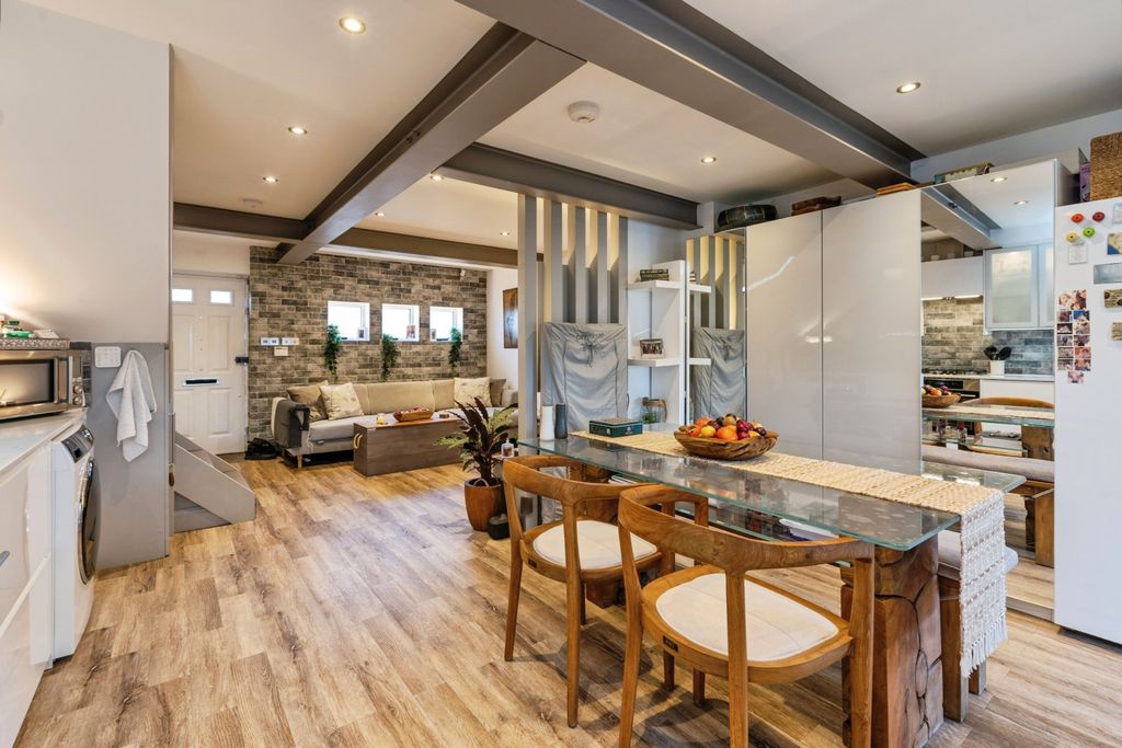 Property photo 3 of 20 Open Plan Living