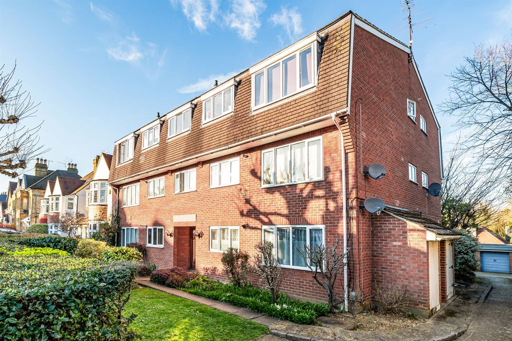 Property photo 1 of 9