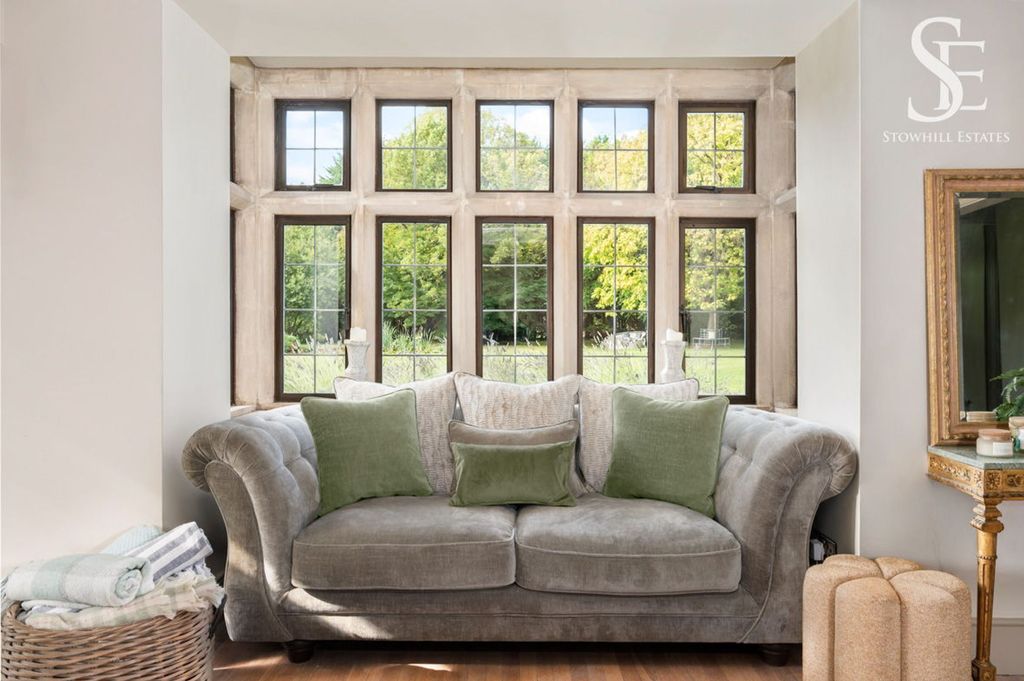 Property photo 3 of 28