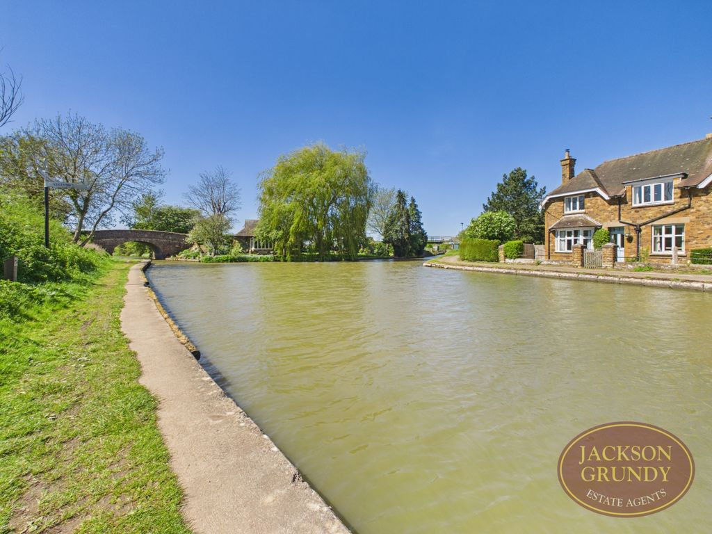 Property photo 1 of 23 Long Buckby Wharf