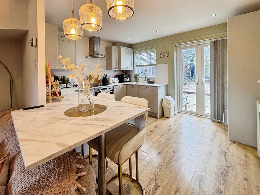 Property photo 3 of 15 Kitchen