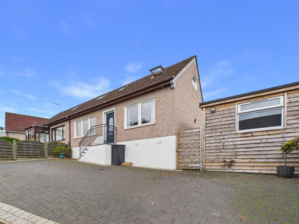 Property photo 1 of 25 Cam03924G0-Pr0209-Still029.Jpg