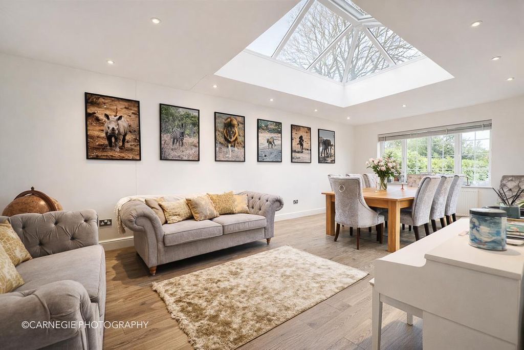 Property photo 2 of 24 Dining Room