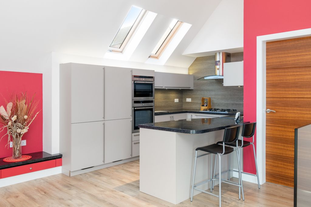 Property photo 3 of 27 Breakfasting Kitchen