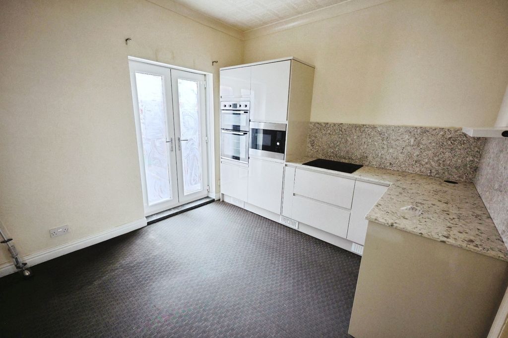 Property photo 3 of 11 Pbox-Img.Jpg