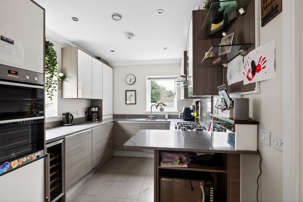 Property photo 3 of 15