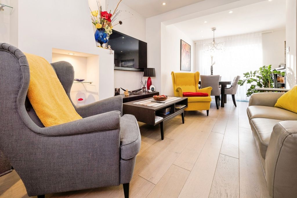 Property photo 2 of 20 Lounge