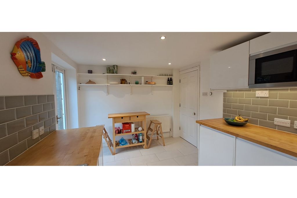 Property photo 3 of 16 Kitchen