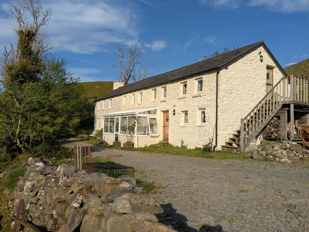 Property photo 1 of 43