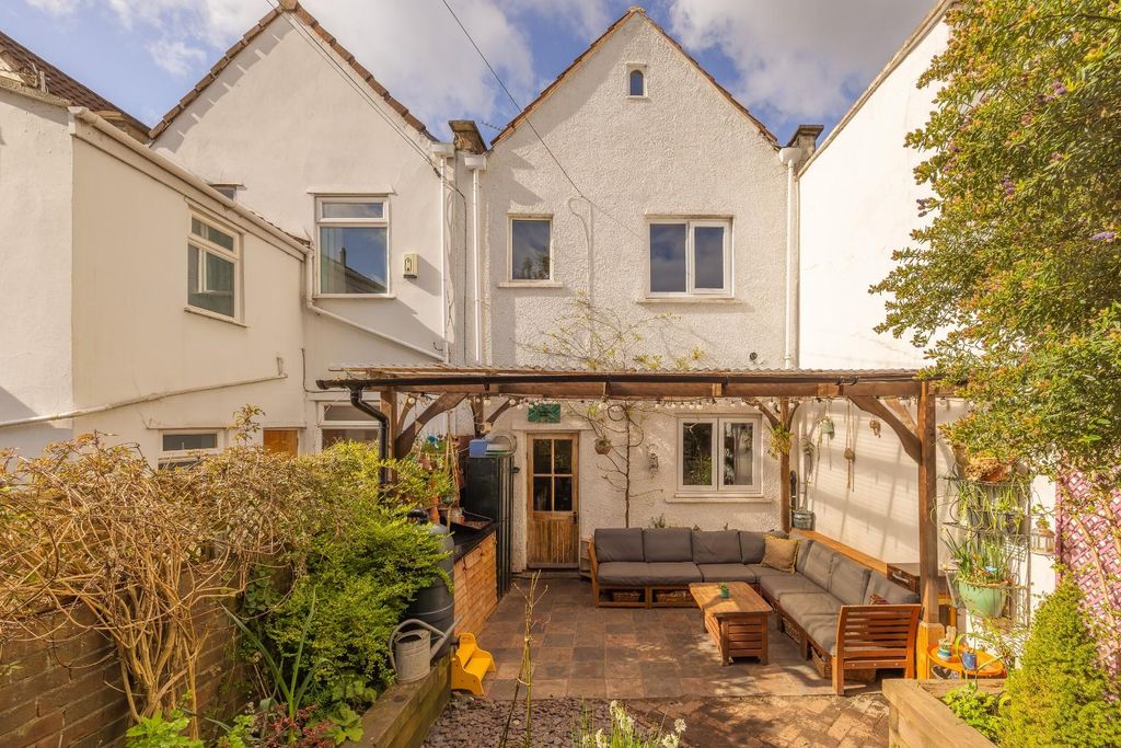 Property photo 2 of 45 Char9771.Jpg