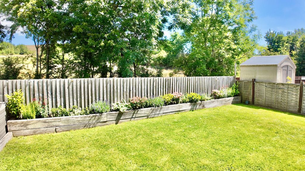 Property photo 2 of 42