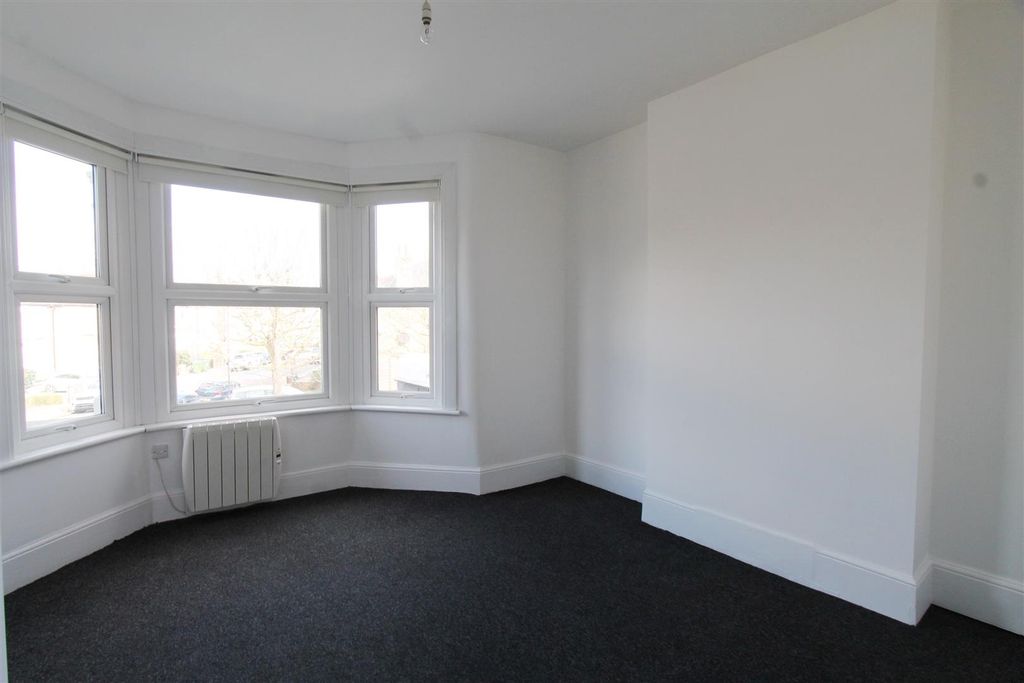Property photo 1 of 5 Studio