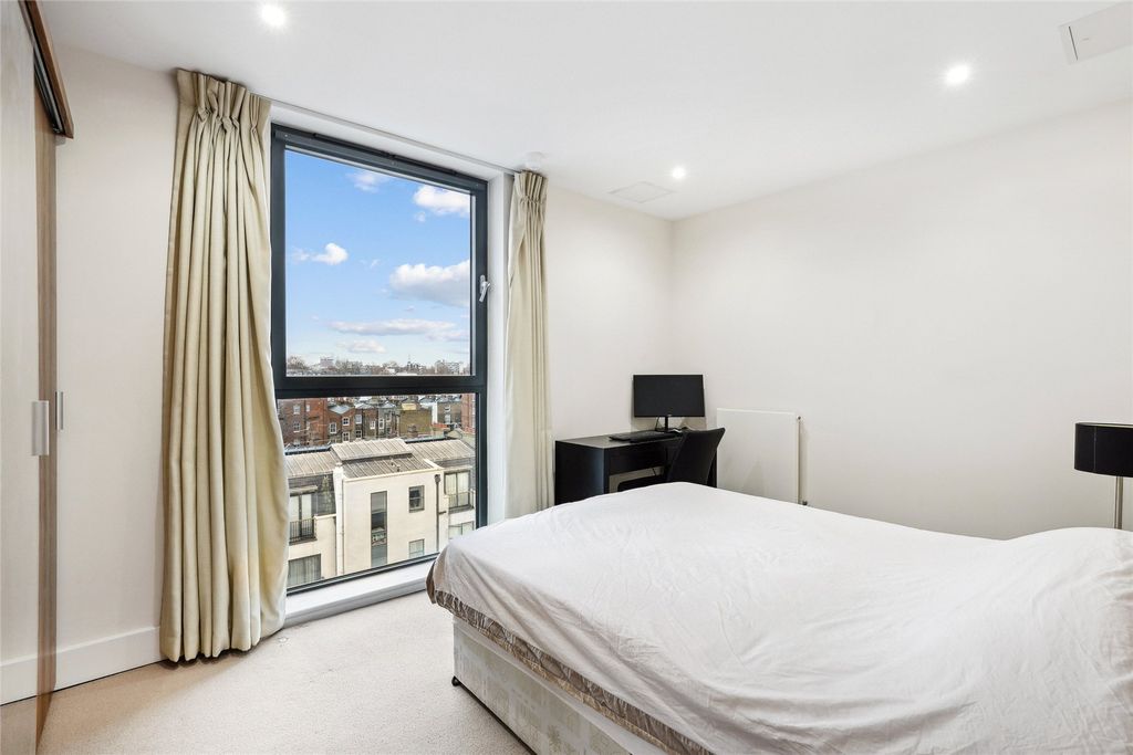 Property photo 3 of 8 Picture No. 04