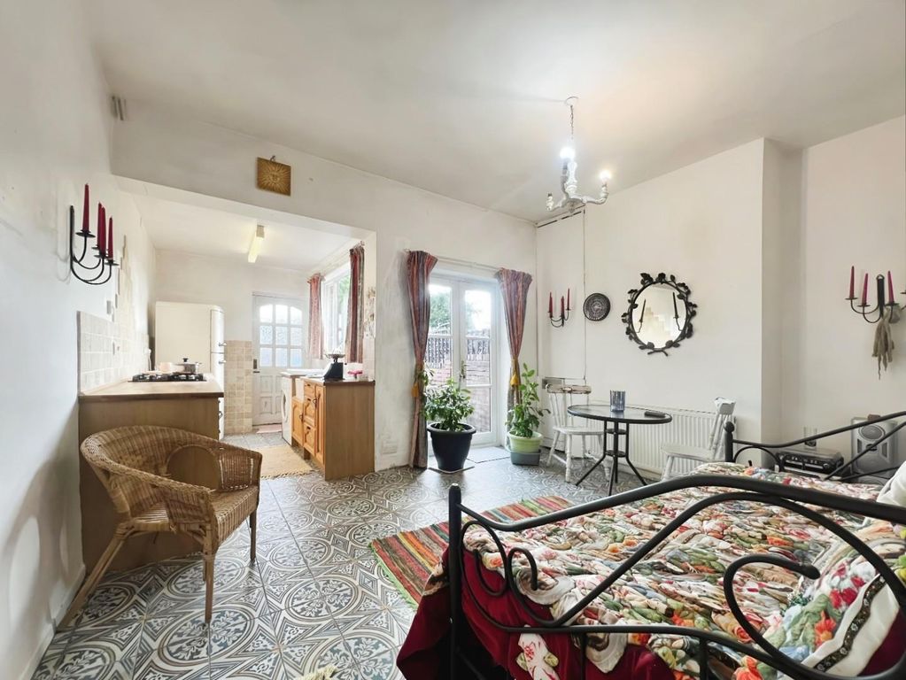 Property photo 2 of 18 37E8A751-d27F7784-c1Aa-485c-A046-799De341012E.Jpg