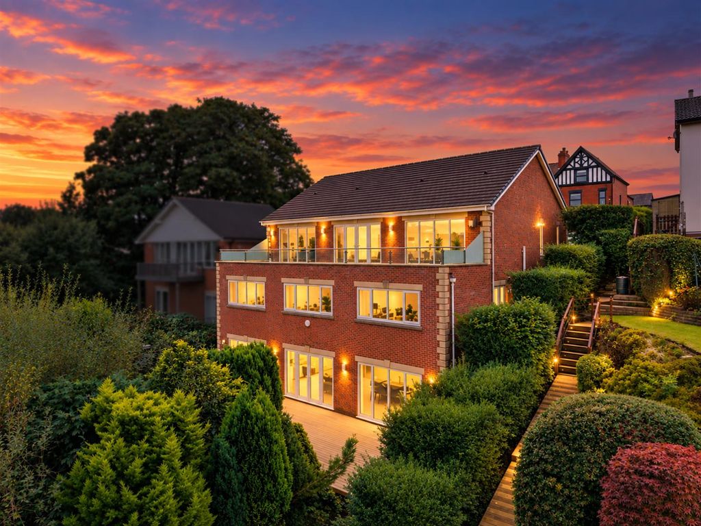 Property photo 1 of 62 Denebank Twilight Shot.Png