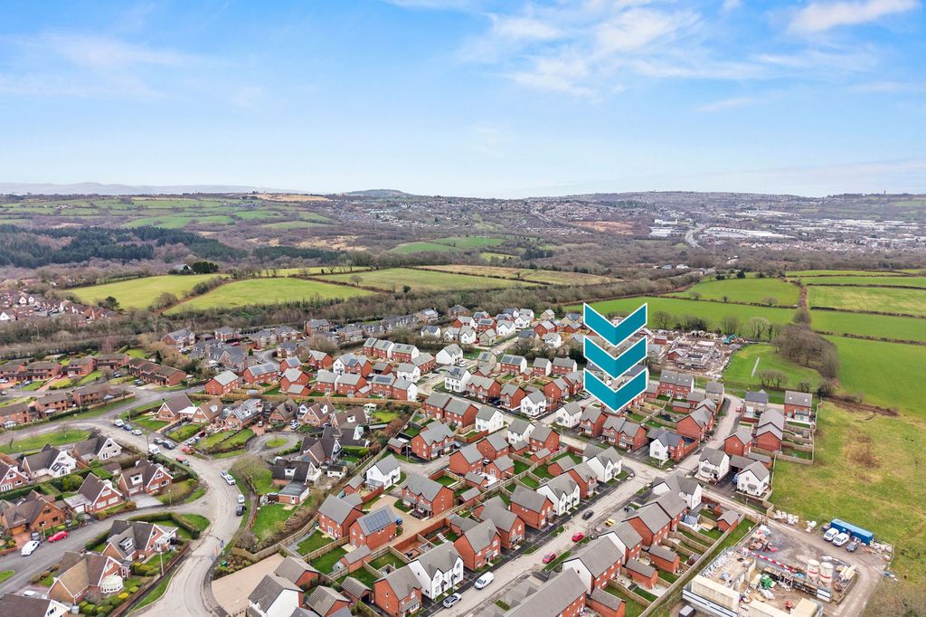 Property photo 3 of 27