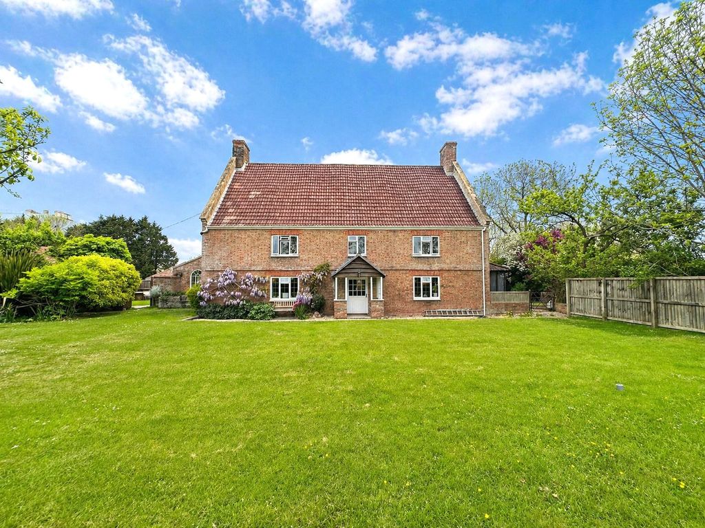 Property photo 2 of 44 Picture No. 43