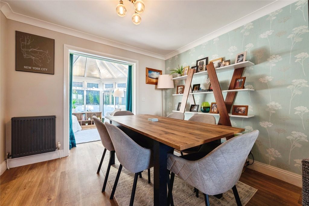 Property photo 3 of 18 Picture No. 16