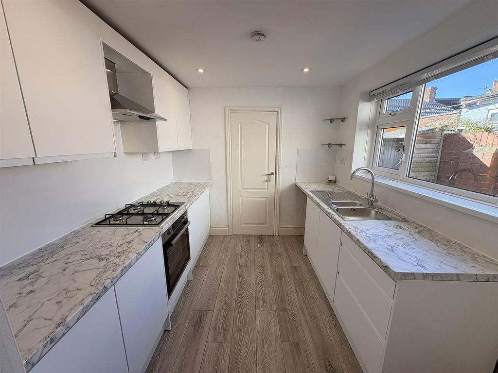 Property photo 1 of 16 Kitchen