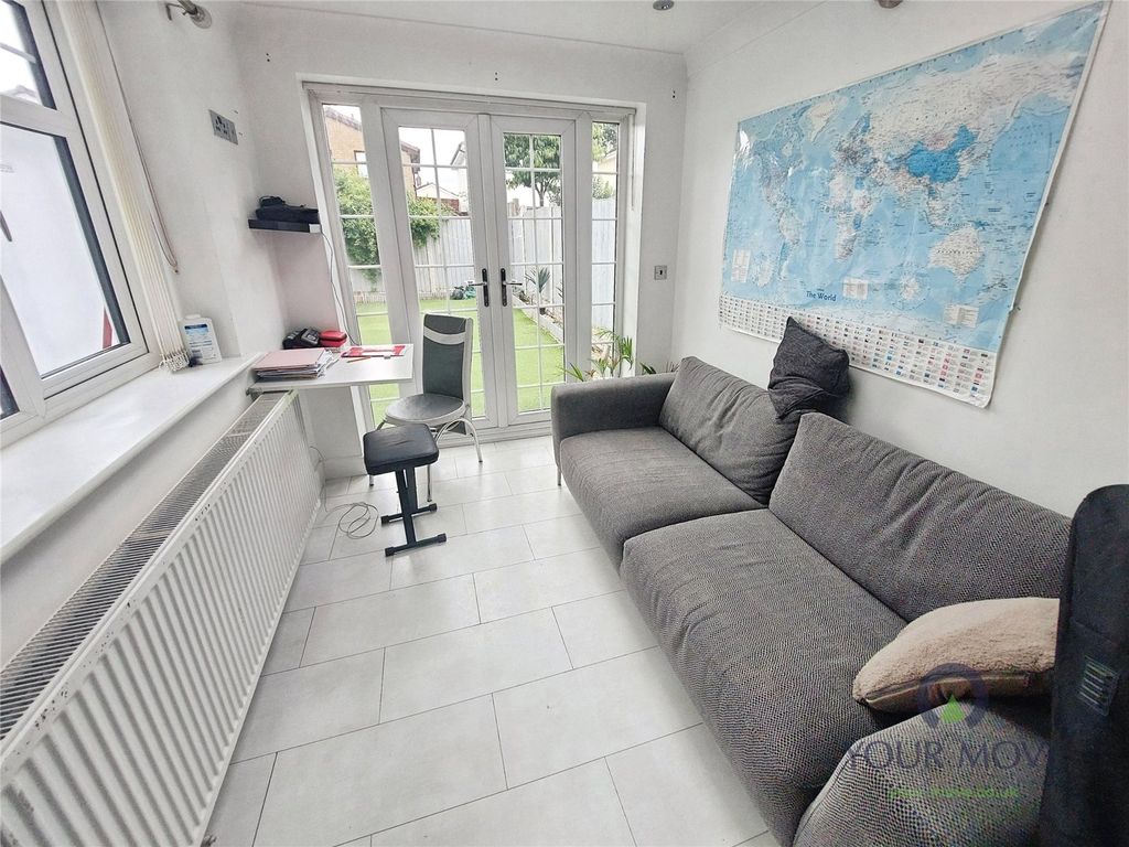 Property photo 2 of 11 Picture No. 16