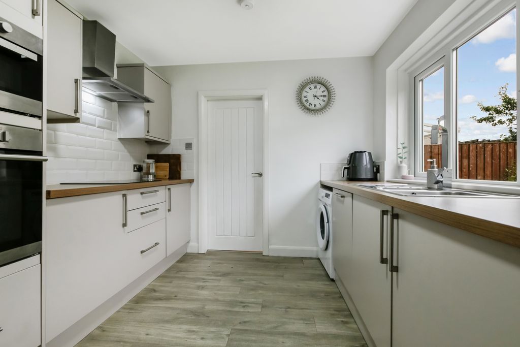 Property photo 2 of 20 Picture No. 11