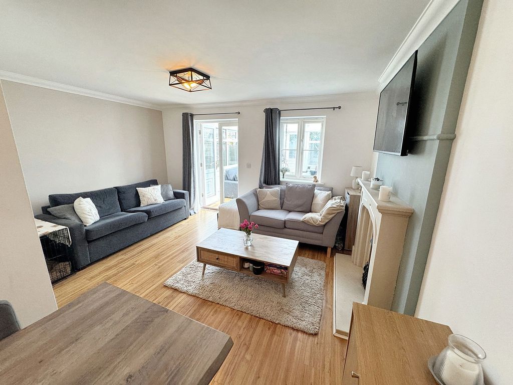 Property photo 2 of 21