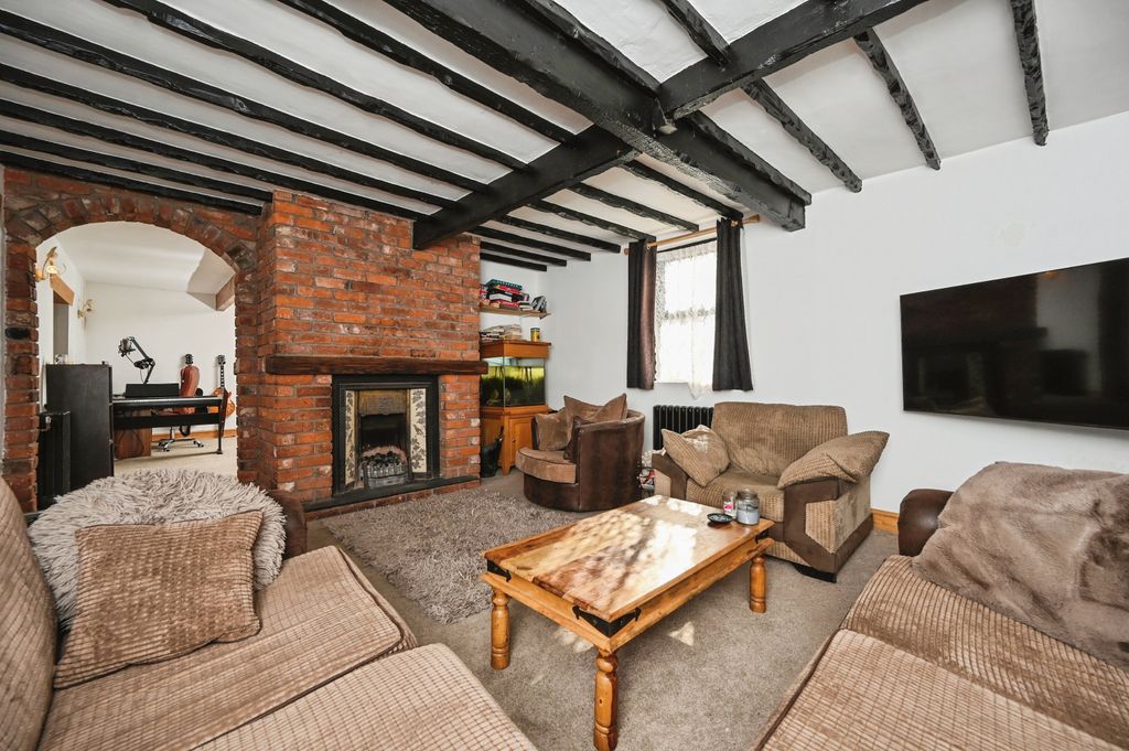 Property photo 2 of 31