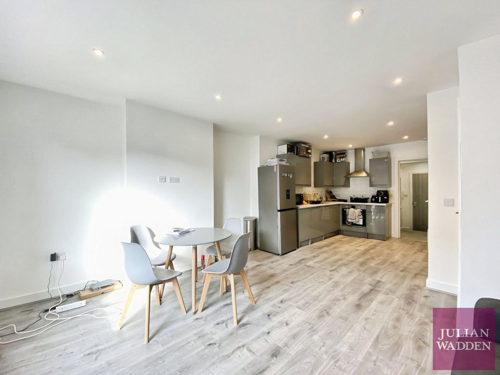 Property photo 3 of 11 Picture No. 12