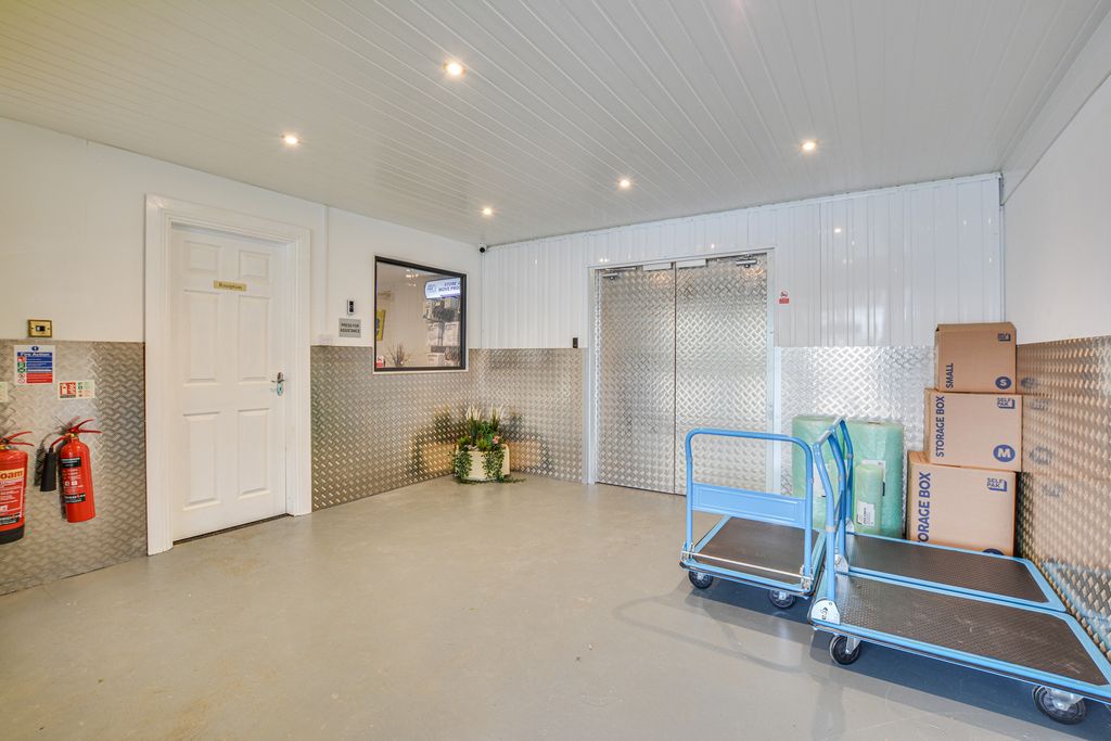 Property photo 3 of 15