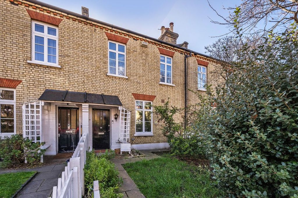 Property photo 1 of 8