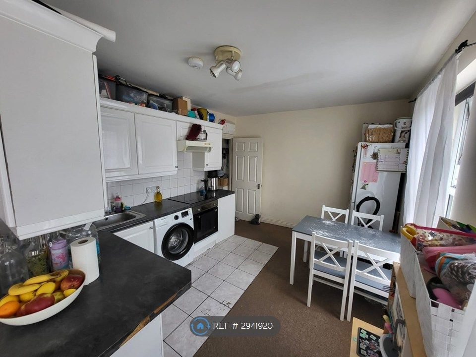 Property photo 3 of 7 Kitchen Diner
