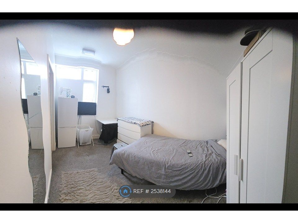 Property photo 3 of 4 En-Suite Bedroom