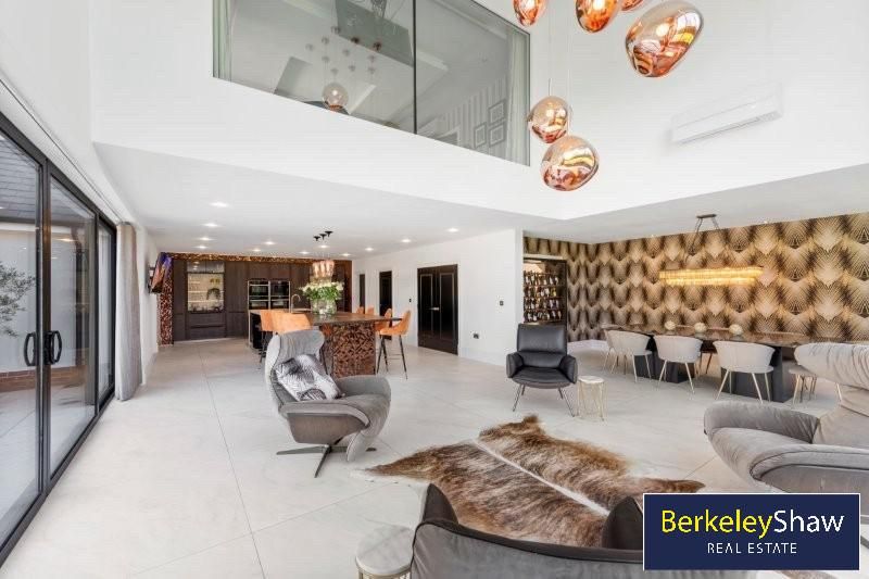 Property photo 2 of 75 F7Bb44E2--4368-Acbe-725Db1A70Fd9-41112-000005D99A1