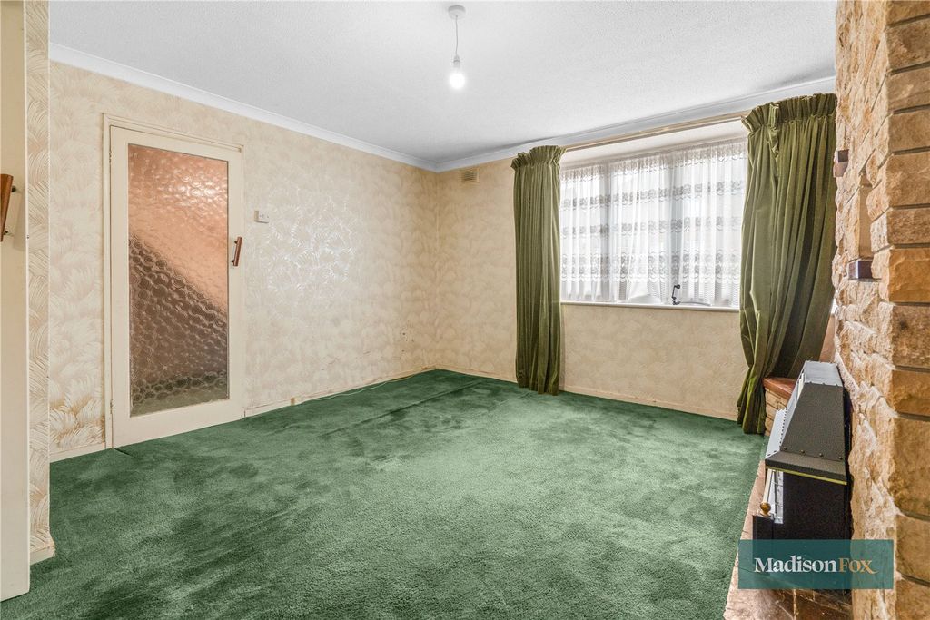 Property photo 2 of 17 Picture No. 05