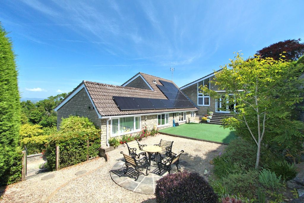 Property photo 2 of 23