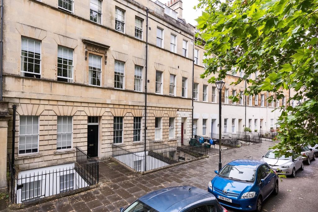 Property photo 1 of 15 F5, 33 Grosvenor Place, Bath, Ba1 6Ba-1.Jpg