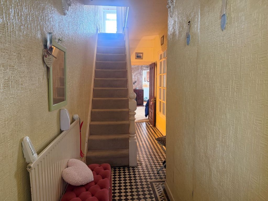Property photo 2 of 26