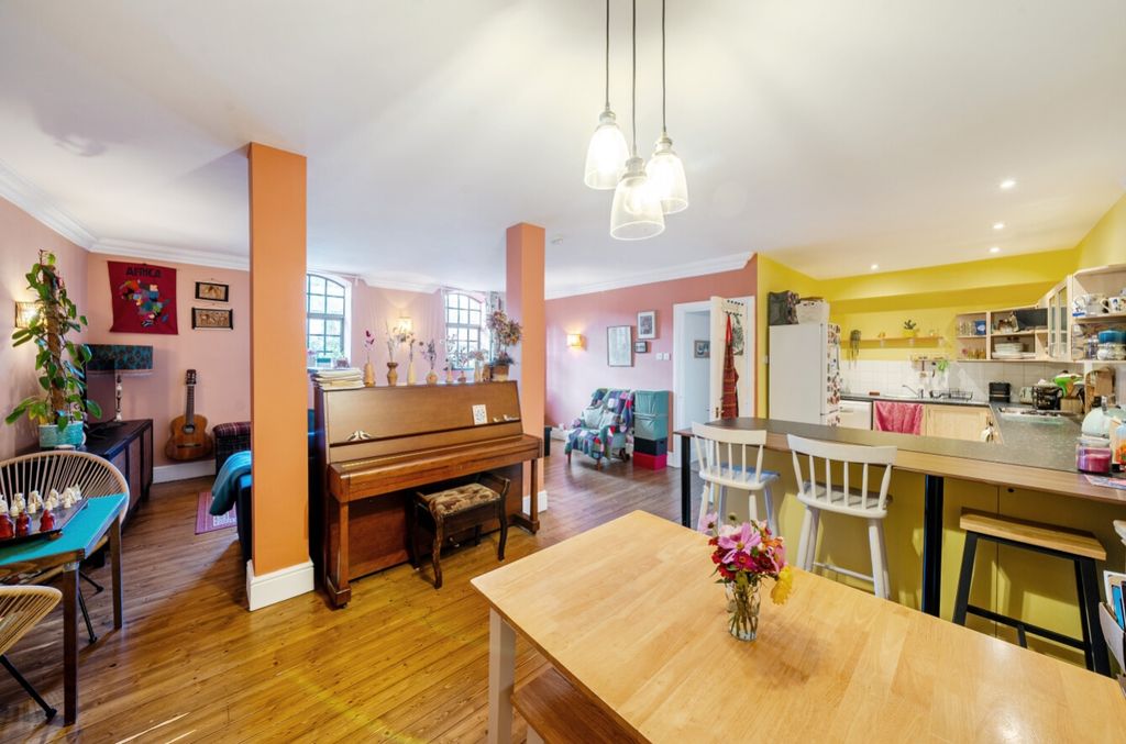 Property photo 3 of 21 1360357-15-68E4Dbe634Ec4