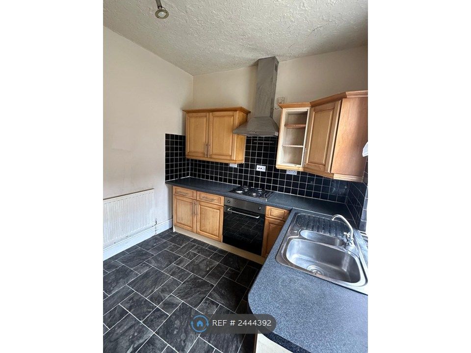 Property photo 2 of 9 Kitchen