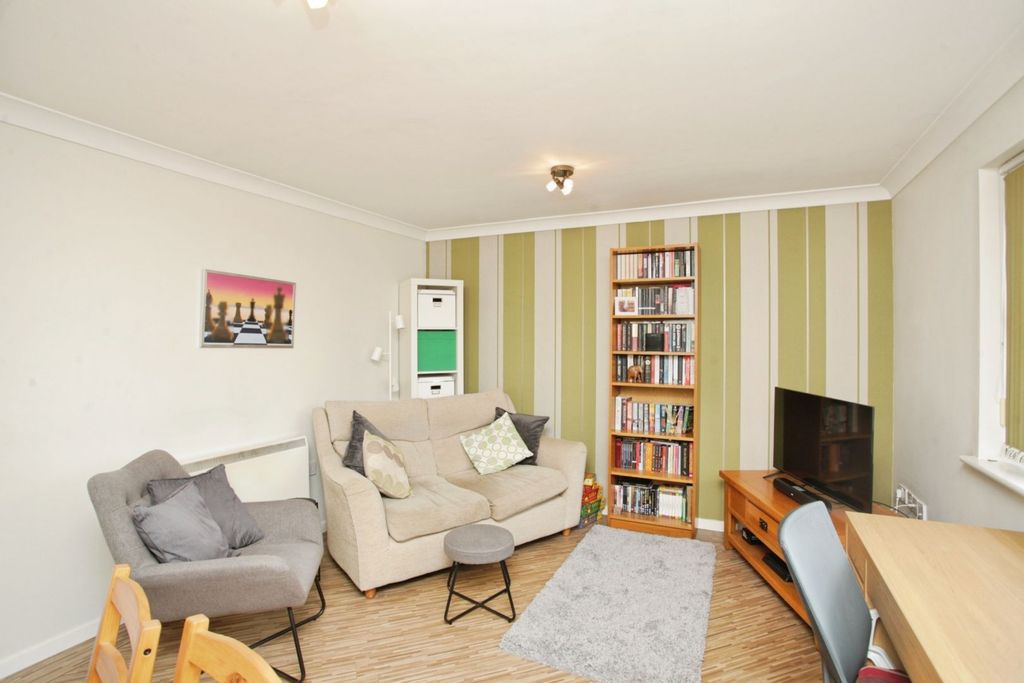 Property photo 2 of 14