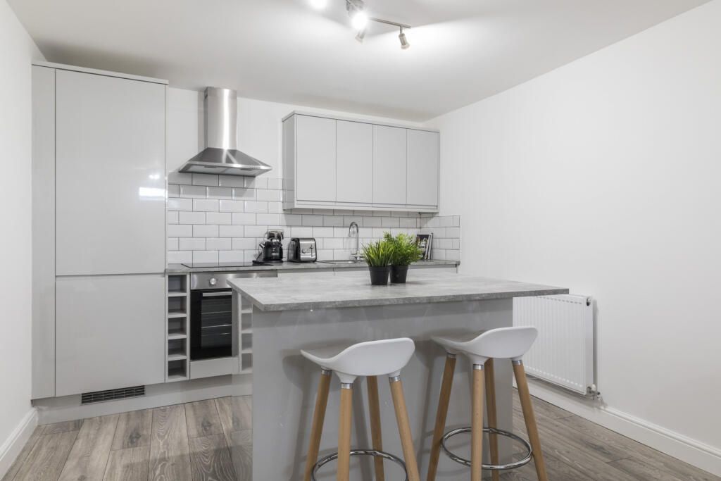 Property photo 3 of 7 Gallery