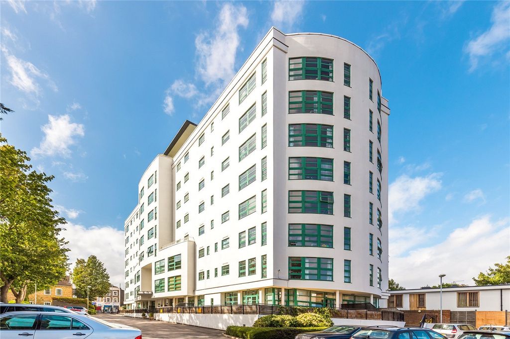 Property photo 2 of 9