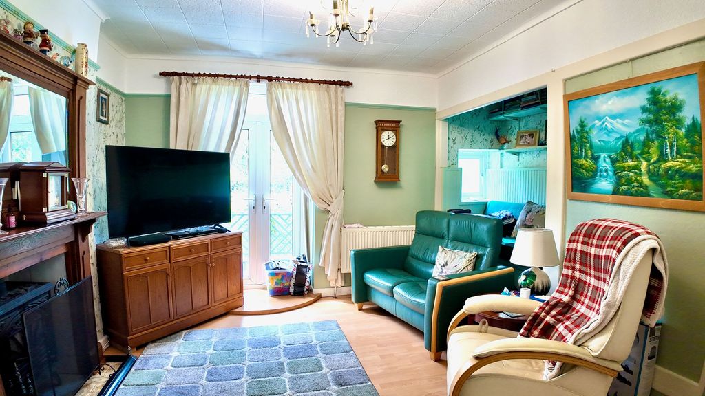 Property photo 2 of 35