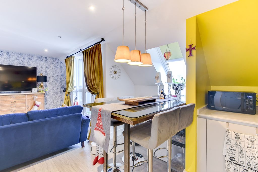 Property photo 3 of 25 21Irene-9