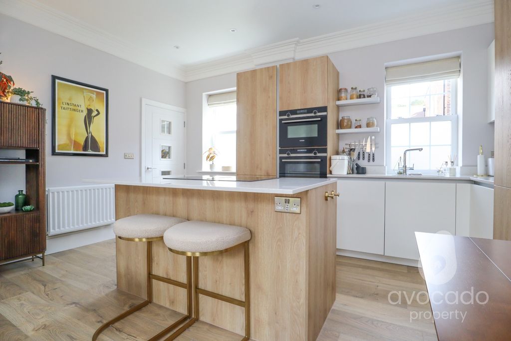 Property photo 3 of 11 5037217